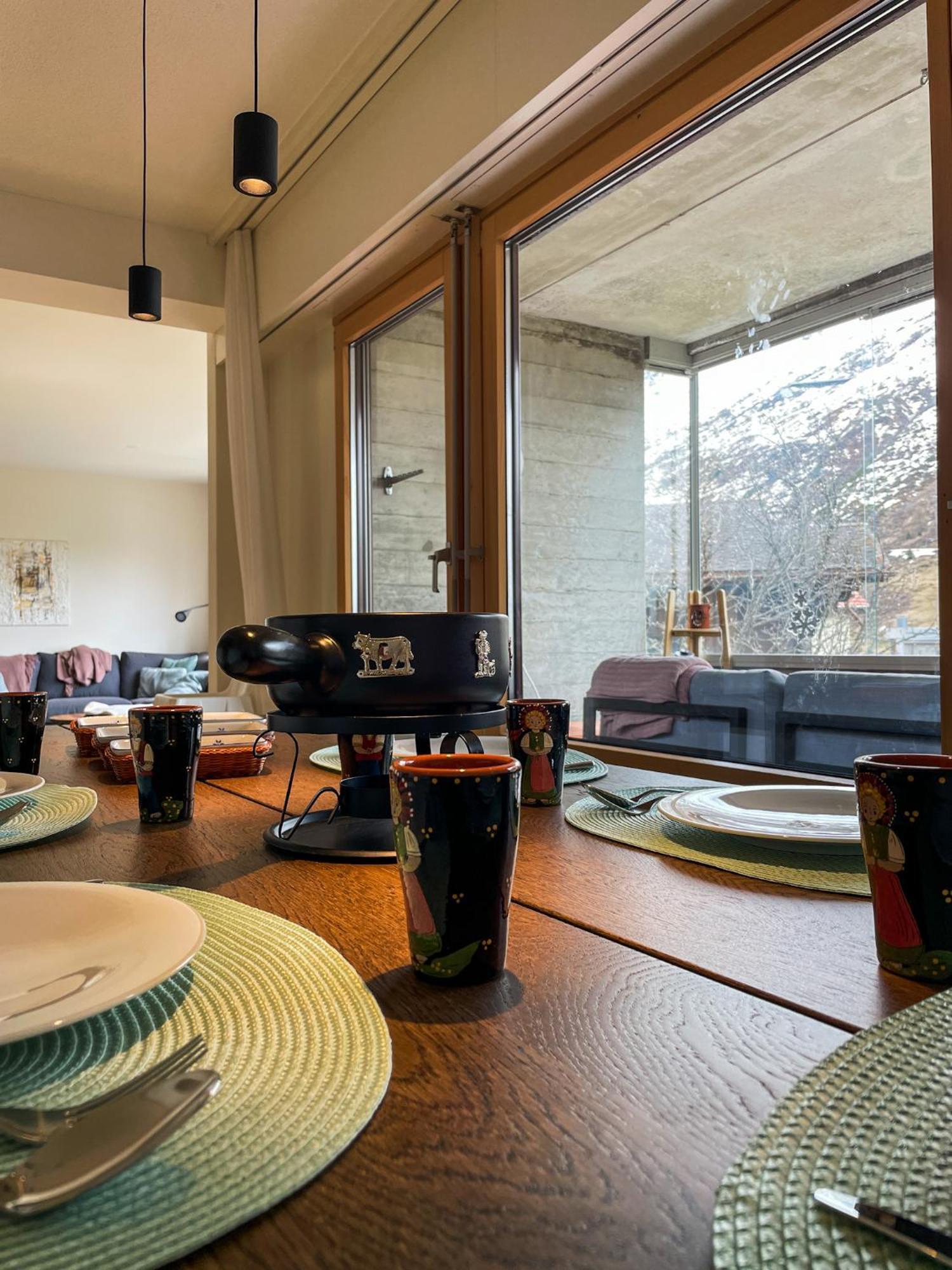 Top Modernes Apartment Im Herzen Von Andermatt Balkon & Bergblick מראה חיצוני תמונה